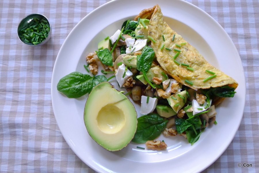 Omelet met spinazie, champignons en avocado - Con-serveert