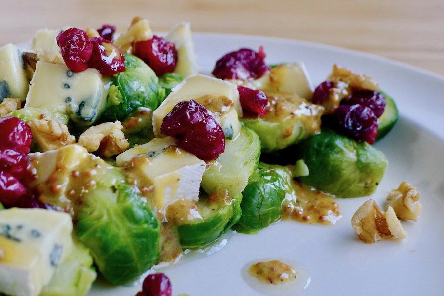 Oceanië Lang Bevatten Spruitjes salade met blauwe kaas en cranberry's - Con-serveert