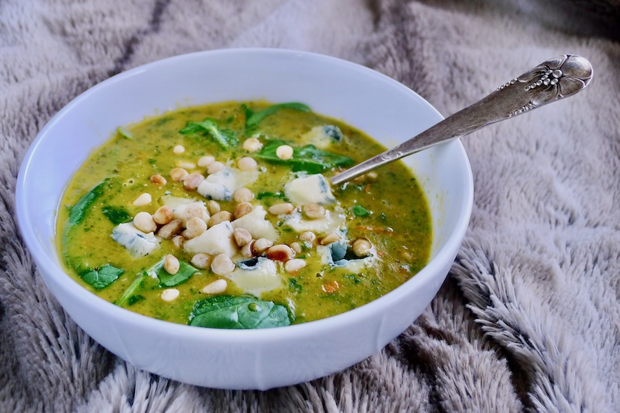 Pompoen spinaziesoep met gorgonzola, koolhydraatarm recept - lekker genieten begint bij Con-serveert.nl