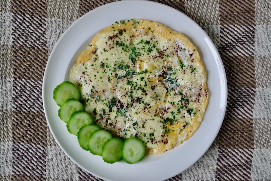 Kool kaas omelet, koolhydraatarm recept - koolhydraatbewust genieten begint bij con-serveert.nl